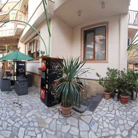 Danisimo Hotel Tbilisi Bagian luar foto