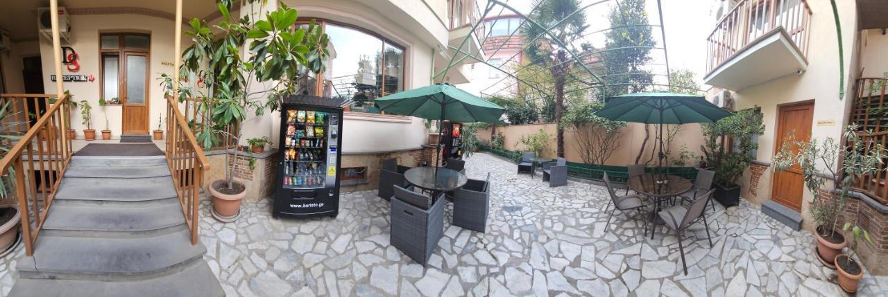 Danisimo Hotel Tbilisi Bagian luar foto
