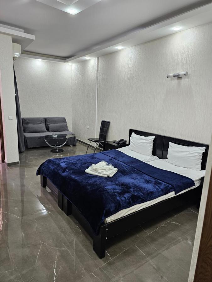 Danisimo Hotel Tbilisi Ruang foto